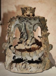 Modello di fontana in terracotta