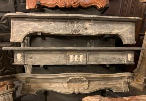 CHM886 - N. 3 Complete chimneys in gray marble, 18th century, different sizes