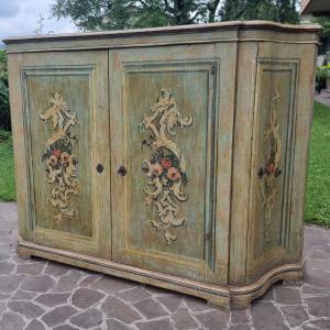 Credenza laccata veneziana del 700 – Un’eleganza senza tempo