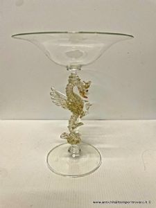 Transparenter Sammlerkelch mit Drachen aus venezianischem Blasenglas mit Goldeinschlüssen