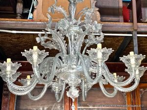 Großer, antiker und eleganter Murano-Kronleuchter aus geblasenem Glas mit 10 Lichtpunkten