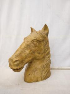 Strepitosa Scultura - Testa di Cavallo - H 33 cm - Marmo Giallo Reale - XX secolo - Venezia