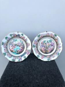 Pair of plates with 'historic bas-relief' decoration. Ginori-Doccia manufacture.