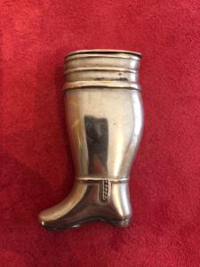 Silver matchbox in the shape of a boot, without hallmarks.
