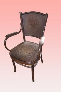 Thonet-Sessel vom Anfang des 20. Jahrhunderts mit geprägtem Sitz und Rückenlehne