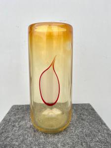 Vaso in vetro pesante sommerso con decoro a fiamma e foglia oro.Manifattura Cenedese,Murano.
