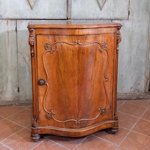 Piccola credenza in noce