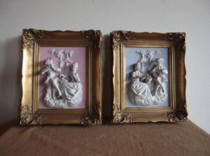 ZWEI BILDER MIT BISQUITPORZELLAN-BASRELIEFS, FRANKREICH