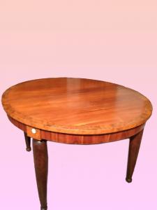 Mesa oval extensível francesa do início de 1900 estilo Luís XVI em madeira de cerejeira e olmo