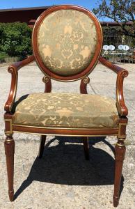 poltrona laccata e dorata