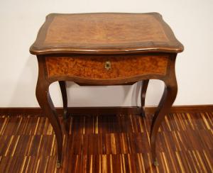 Antique French Louis XV style toilet table from the 1800s in maple burl.