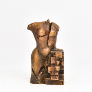 Pequeno bronze de Edmondo Cirillo