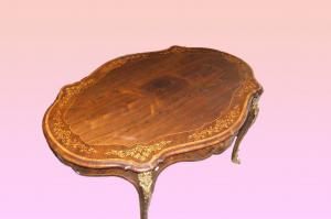 Carlo X scalloped living room table, richly inlaid, 1800s