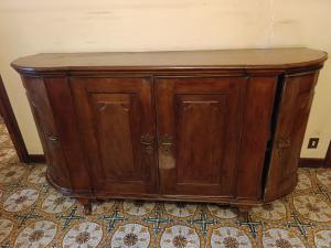 Credenza fianchi mossi