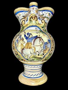 Grande boccale in maiolica  con decoro a raffaellesche e scena di battaglia.Manifattuta di Urbania.