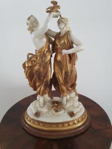 SCULTURA IN PORCELLANA DI CAPODIMONTE