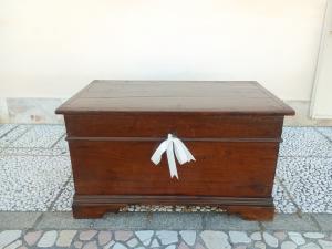 Small chest. 80W x 48D x 45H