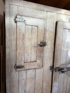 frigorifero anni 50 in legno (ghiacciaia)
