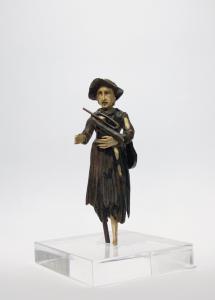 Deutsche Manufaktur, Anfang des 19. Jahrhunderts, Bettler mit Trompete aus Holz, Knochen und transparenter Plexiglasbasis