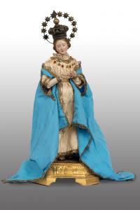 Scultura antica raffigurante Madonna Immacolata avente arti in legno e testa in terracotta e occhi di cristallo. Napoli XIX secolo.