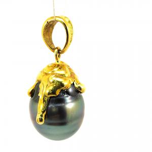 Pendente in oro con perla di Mare