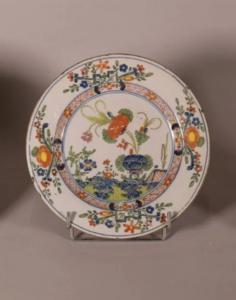 Piatto in maiolica , XVIII secolo , Faenza