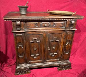 Elegante Credenzina - Verona - fine sec XVII’