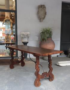Mesa "Fratino" em lira, Espanha, séc. XVII