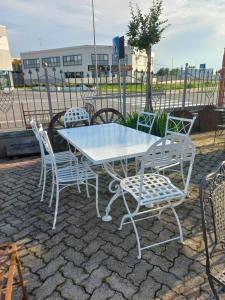 Set tavolo in ferro 