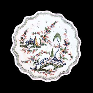 Majolica plate with lobed edge and 'little bridge' decoration, Antonibon Manufacture, Nove di Bassano.