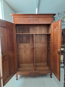 Late 18th-century cherry wood wardrobe - Foto 7