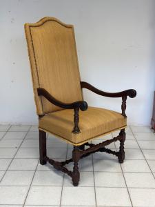 Baroque Lombard Louis XIV reel armchair in walnut