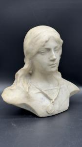 Scultura, busto in marmo " Fanciulla"(Giovanna D'Arco?)- XIX sec. 
