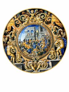 Esplêndido par de pratos de cerâmica com história assinados por MOLARONI Pesaro