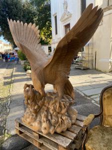 Large wooden eagle 90x100x190h