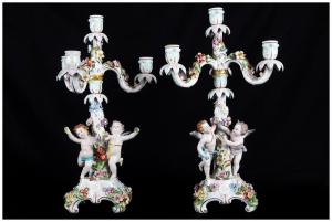 Coppia di candelabri in porcellana Manifattura di Vienna del 1800 a quattro fiamme