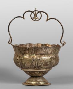 Louis XV bucket in embossed silver with 'pellacce' motifs, Genoa, Torretta hallmark, 18th century.