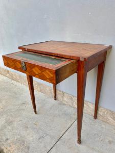Petit bureau Louis XVI en noyer - Restauré (en cours) - Foto 7