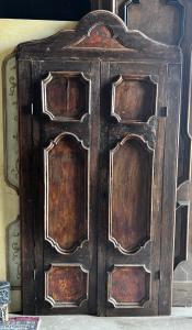 STIP258 - Stipo a muro laccato, epoca '700, misure cm L 114 x H 217 luce cm L 93 x H 183