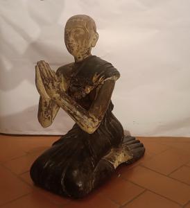 HOLZSKULPTUR BEMALTER BIRMANISCHER MÖNCH ENDE DES 19. JAHRHUNDERTS