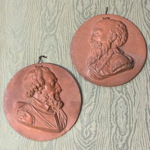 Coppia di tondi in terracotta raffiguranti profili maschili - XIX sec. 