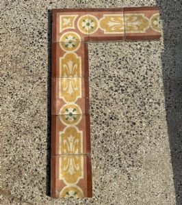 Cornice in pastina decorata