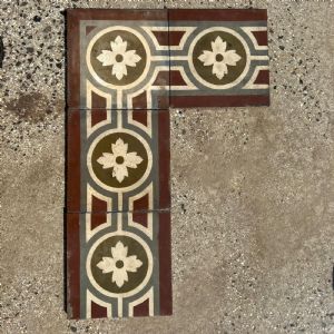 Bordo in pastina con decori floreali