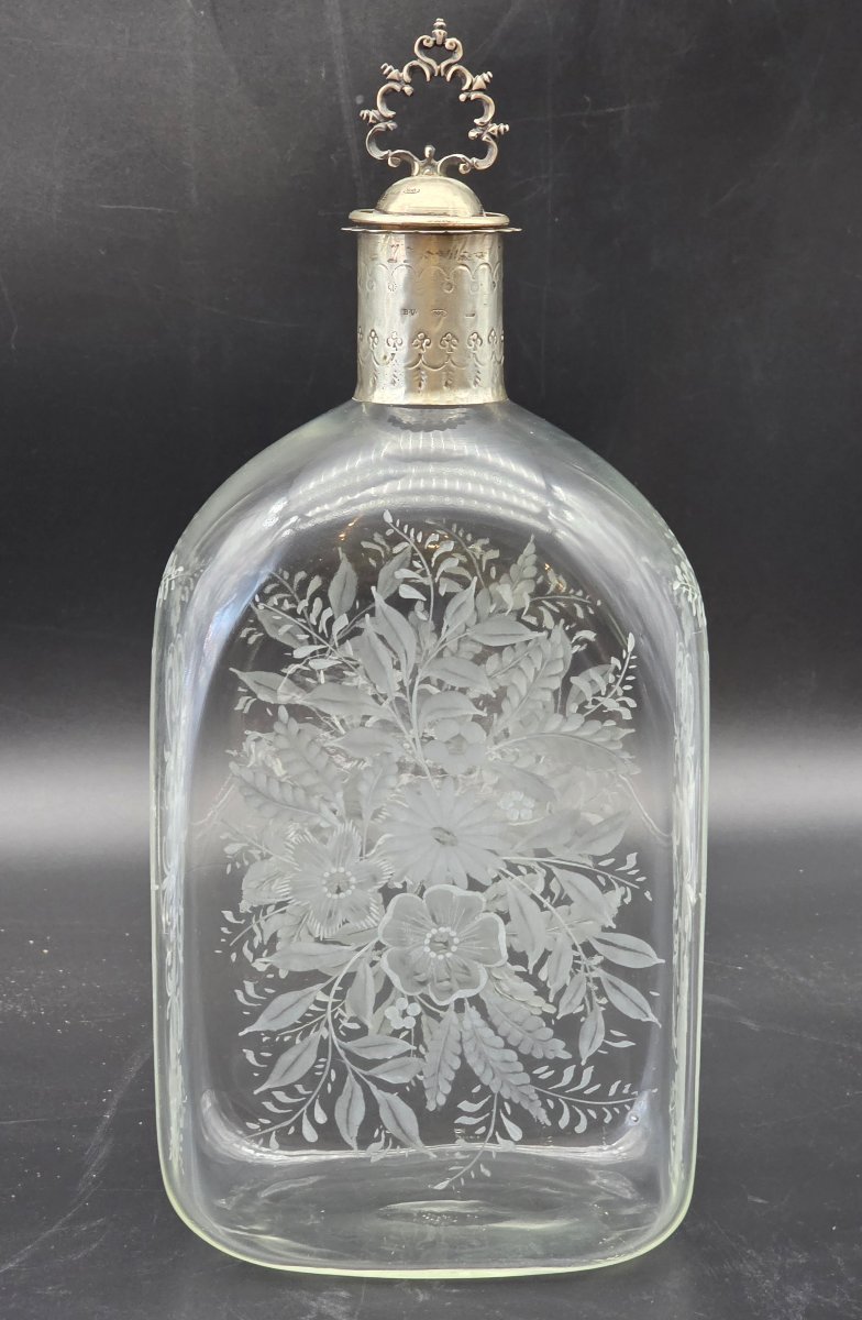 Gravierte Glas-Likörflasche mit Silberverschluss (800er Silber), Venedig, spätes 19. Jahrhundert.