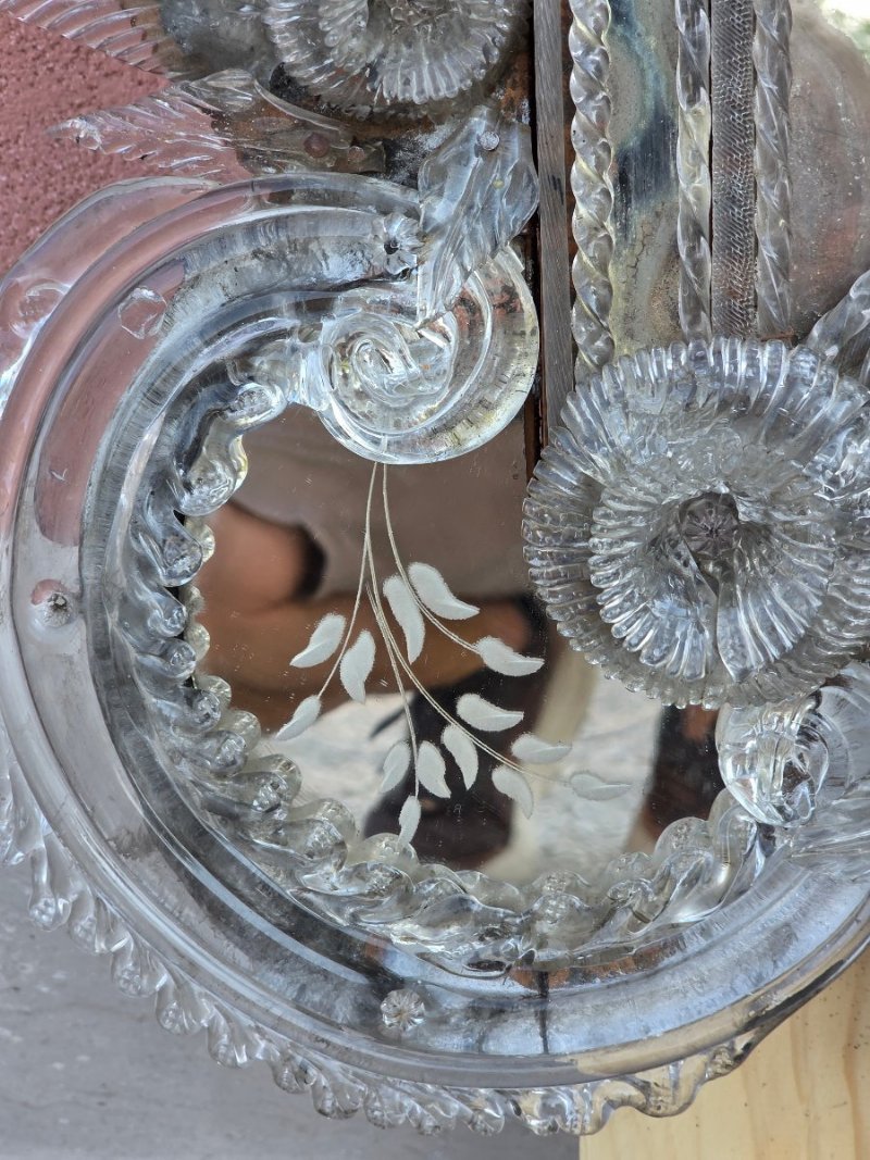 Large Venetian mirror in engraved and blown Murano glass - Foto 10