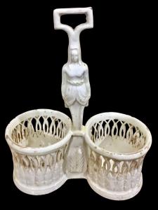 Oliera in terraglia con figura neoclassica. Benucci e Latti.Pesaro