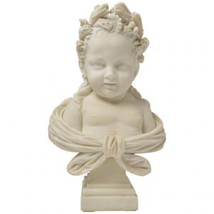 Estátua de menina sorrindo com flores no cabelo, mármore branco - O/7552