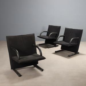 Três Poltronas 'T Line' de Burkhard Vogtherr Produção Artflex Anos 80