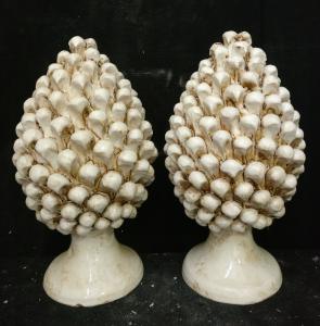 Ceramica di Caltagirone - Coppia di Pigne bianche - H 40 cm - Sicilia - 1956