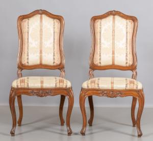 Sechsstuhlsatz im Louis-XV-Stil aus Nussbaumholz mit gepolsterten Sitzflächen und Lehnen, Genua 18. Jahrhundert.